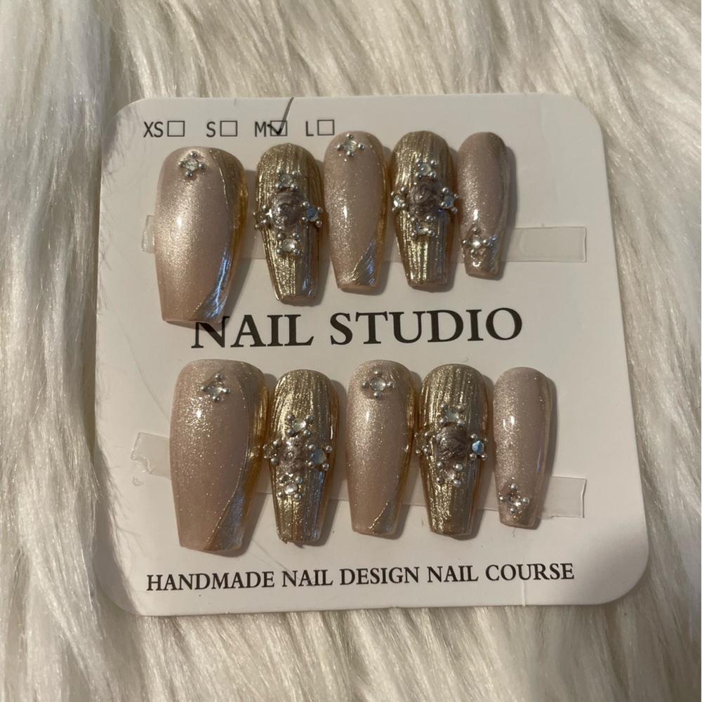 Gold and Cream Press-On Nails Size M